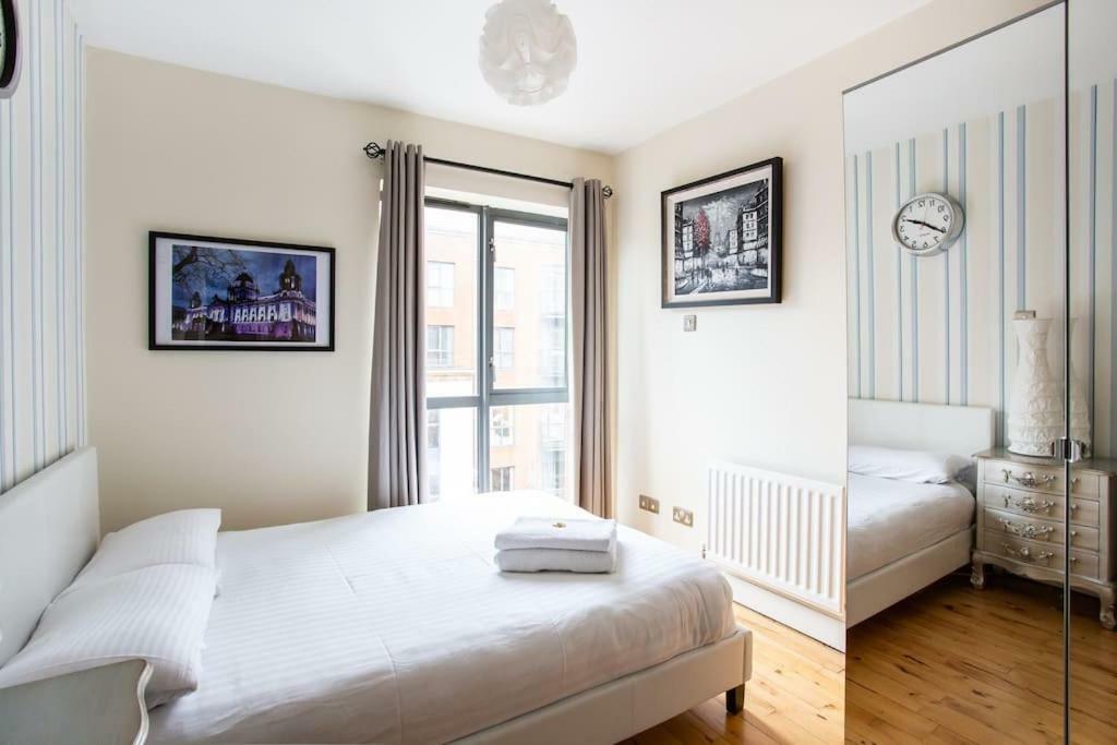 Spacious Belfast City Centre Duplex Apartment Bagian luar foto
