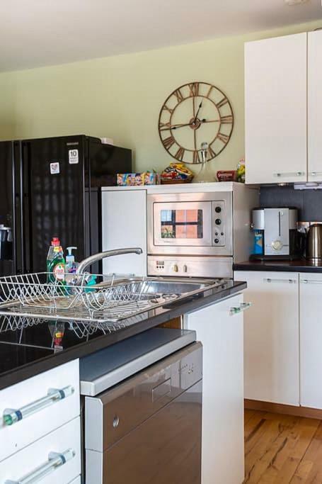 Spacious Belfast City Centre Duplex Apartment Bagian luar foto