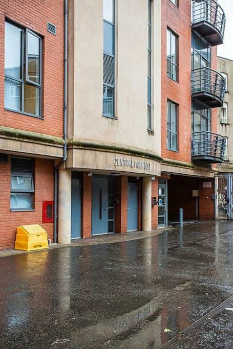 Spacious Belfast City Centre Duplex Apartment Bagian luar foto