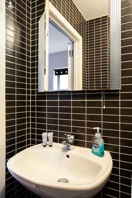 Spacious Belfast City Centre Duplex Apartment Bagian luar foto